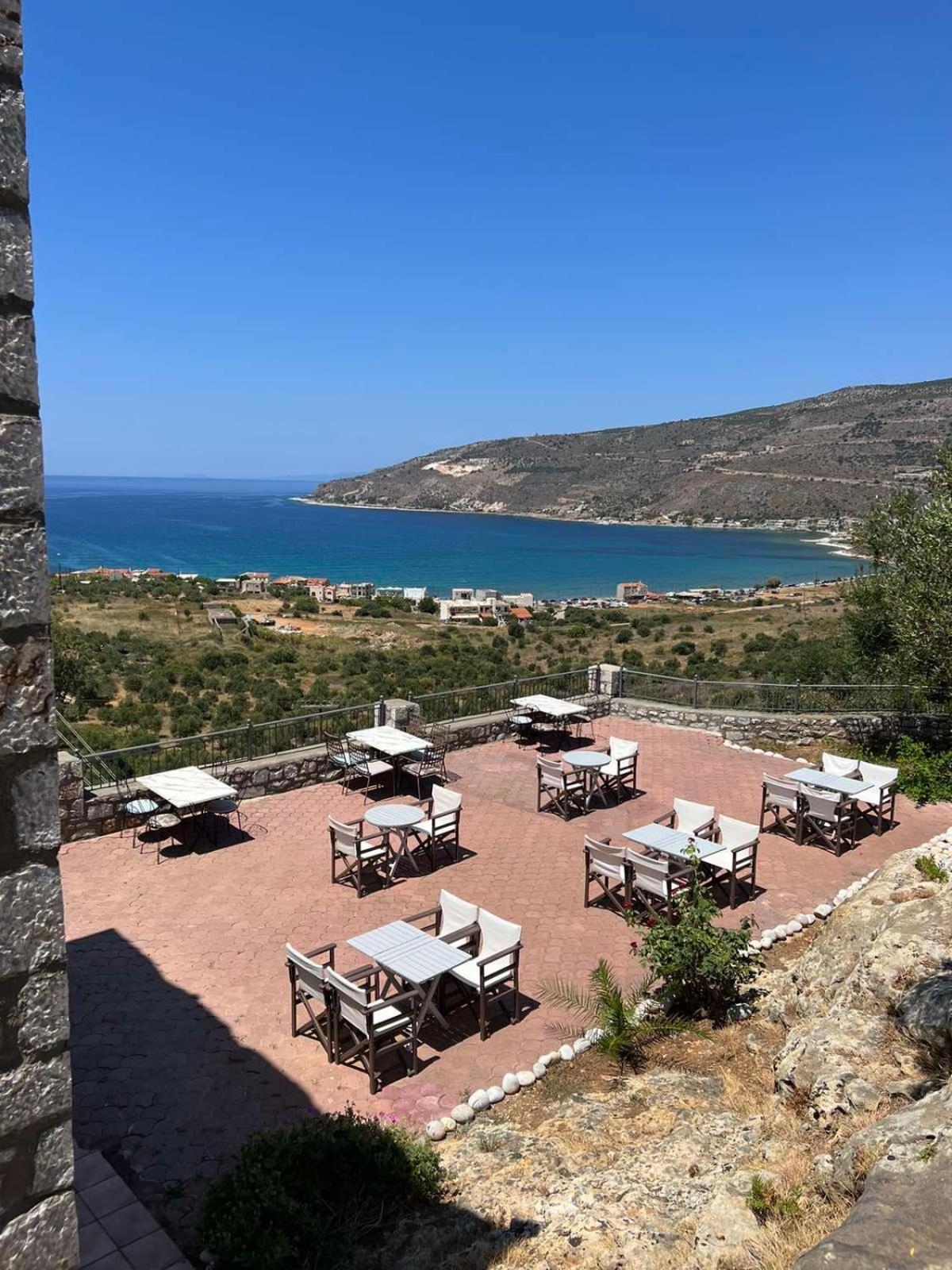 Onar Mani Suites Néon Oítilon Exterior foto
