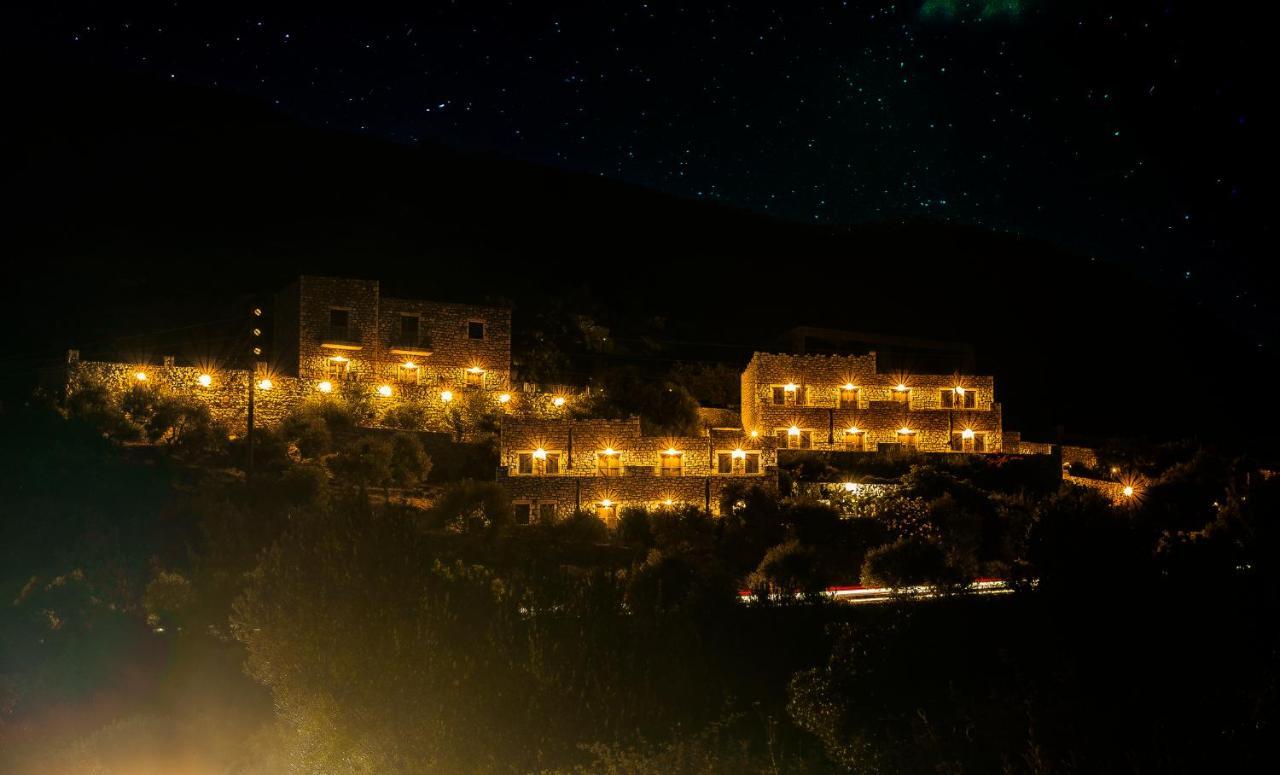 Onar Mani Suites Néon Oítilon Exterior foto